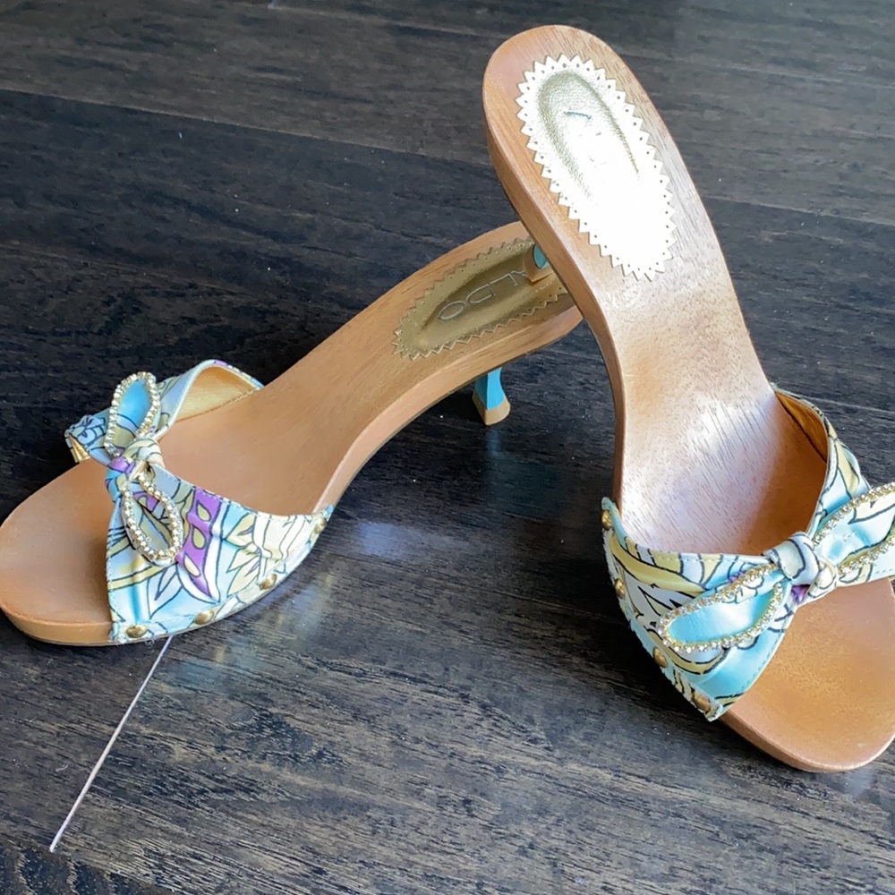 Shoes - Picture 2 of 5